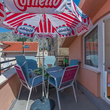 Apartment Mandic Omis Exterior photo